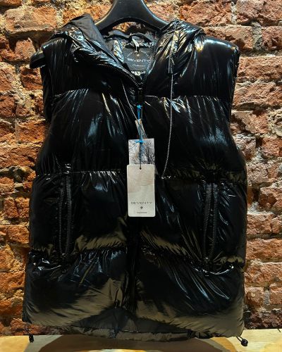 Chaleco charol negro – Seventy