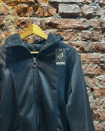 Campera con corderito negra – Mazur