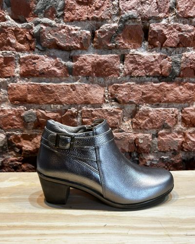 Bota plateada con taco – Keady